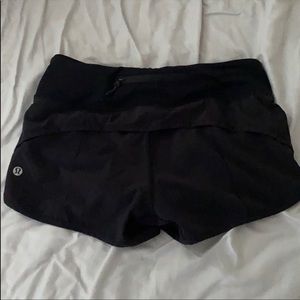lululemon shorts 2.5 size 2